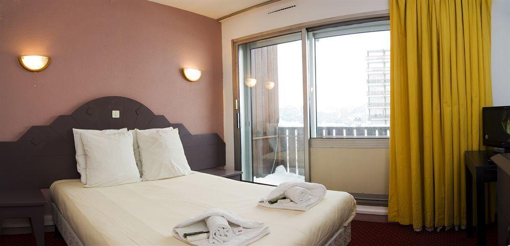 Madame Vacances - Hotel Courchevel Olympic Bagian luar foto