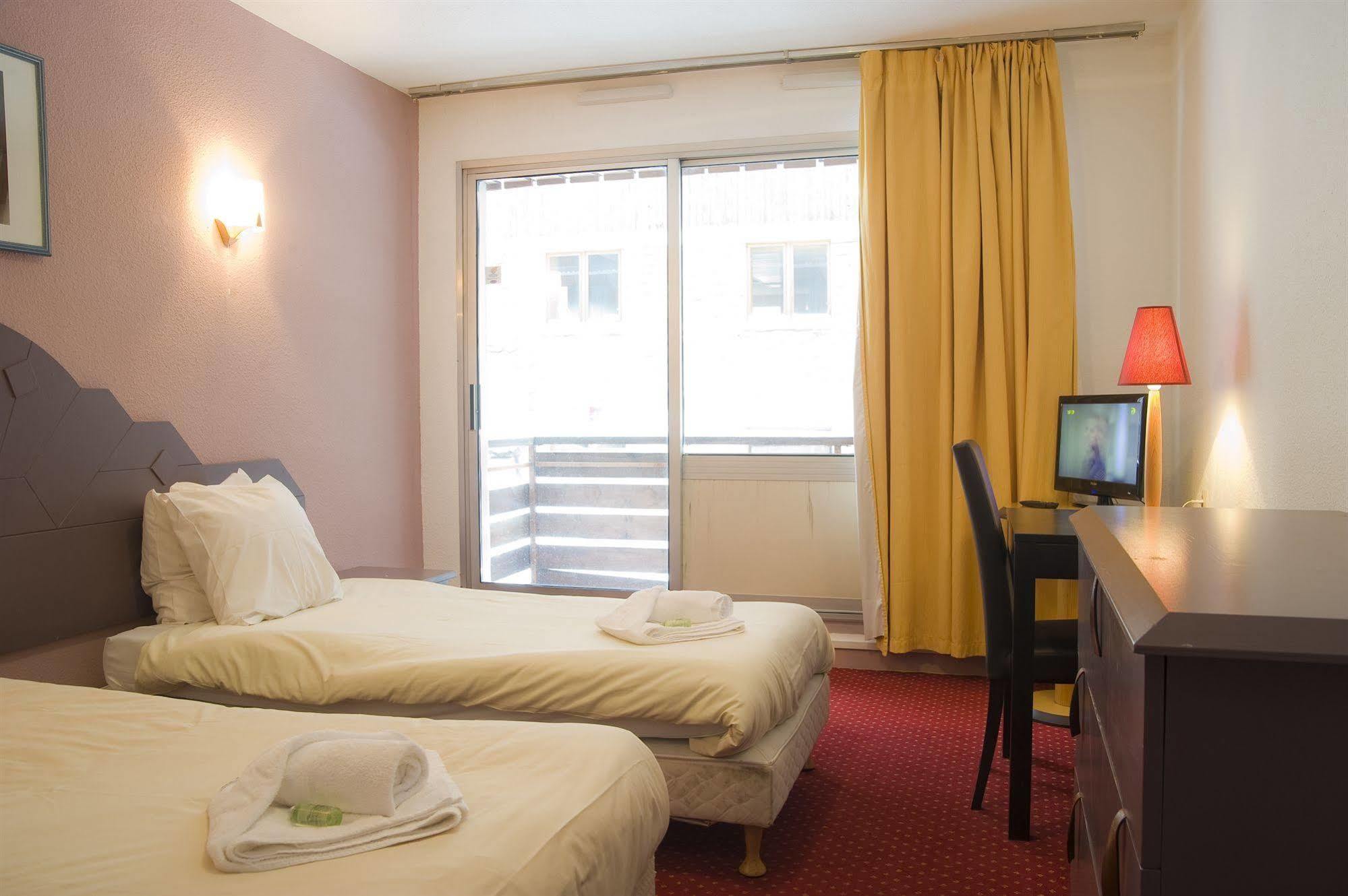 Madame Vacances - Hotel Courchevel Olympic Bagian luar foto