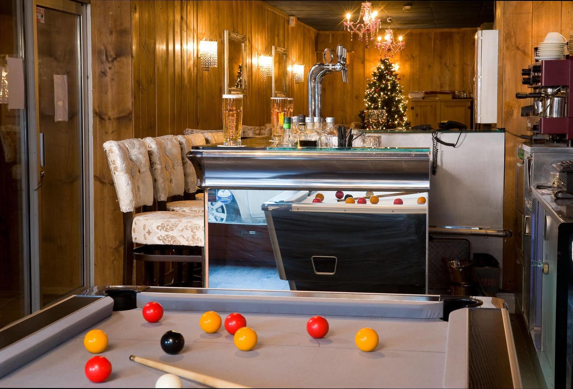 Madame Vacances - Hotel Courchevel Olympic Bagian luar foto