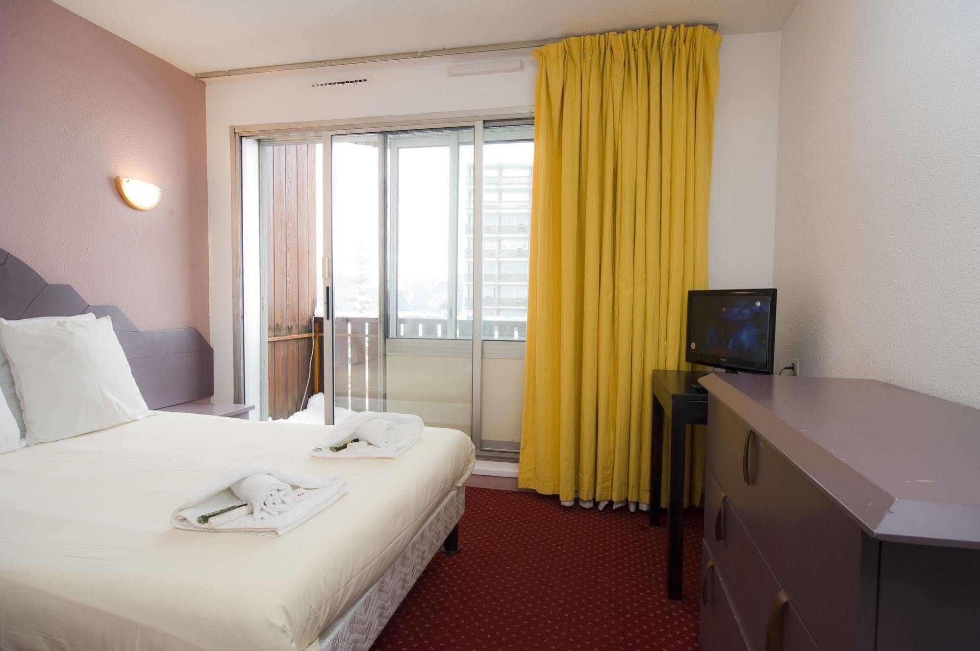 Madame Vacances - Hotel Courchevel Olympic Bagian luar foto