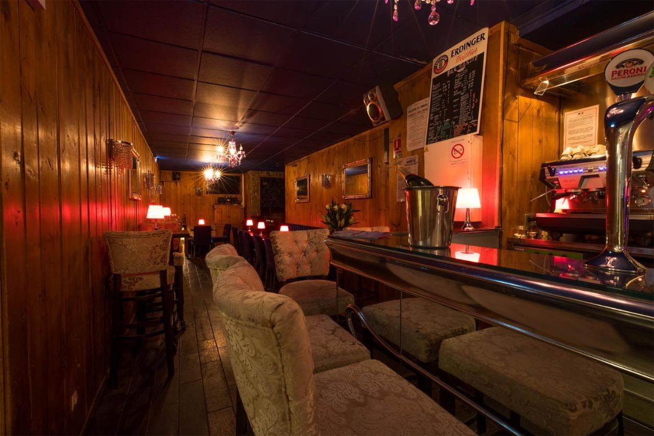 Madame Vacances - Hotel Courchevel Olympic Bagian luar foto